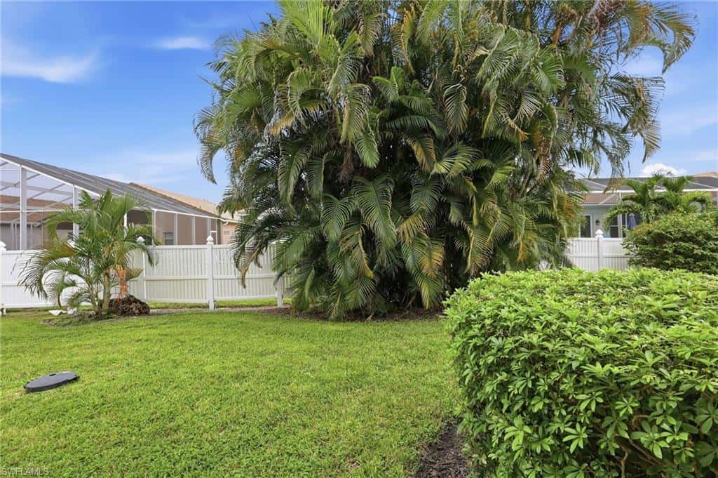 104 Glen Eagle Cir, Naples, photo 32
