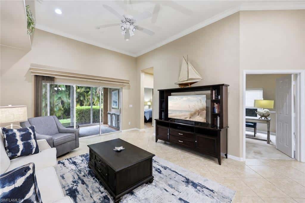 104 Glen Eagle Cir, Naples, photo 4