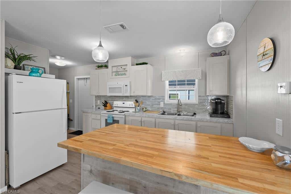 1747 Beverly Dr, Naples, photo 5