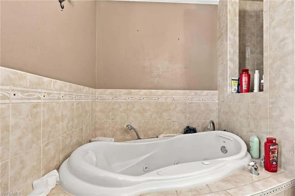 5305 Malaluka Ct, Cape Coral, photo 18