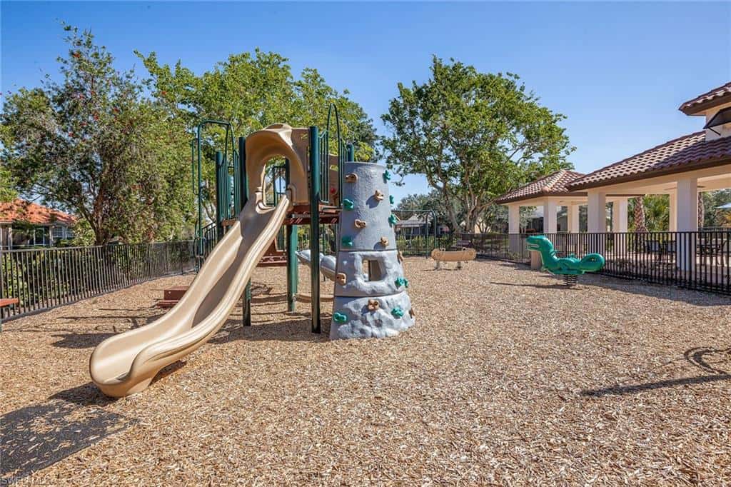 8069 San Vista Cir, Naples, photo 31