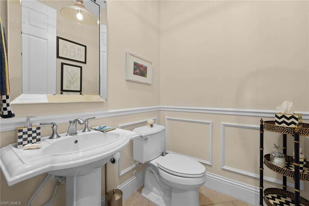 12388 Wisteria Dr, Naples, photo 34