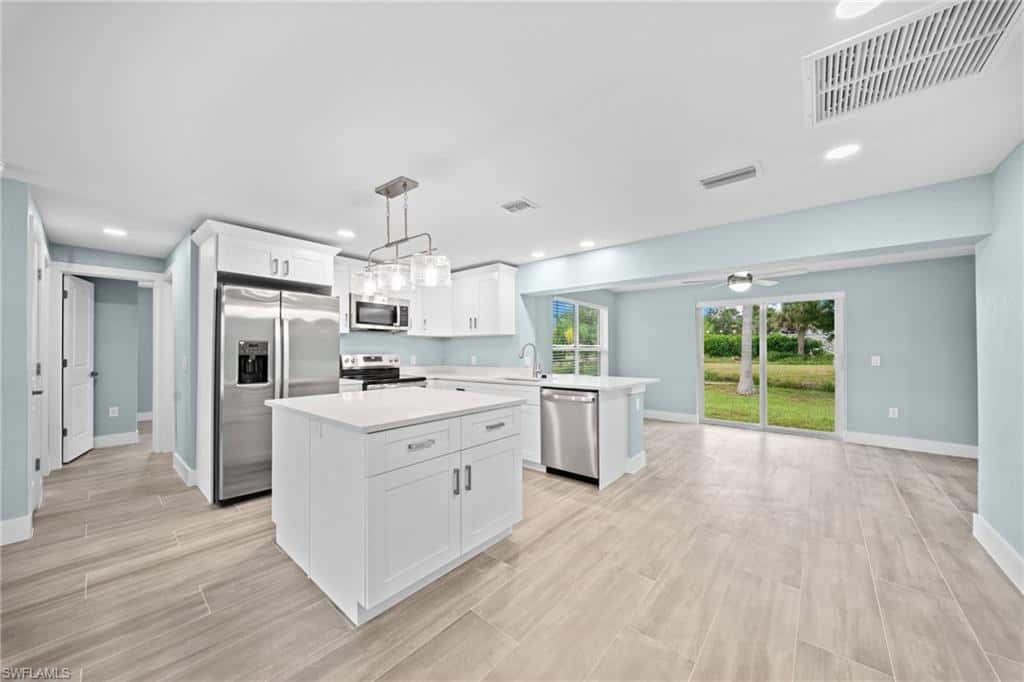 27604 Imperial Shores Blvd, Bonita Springs, photo 6