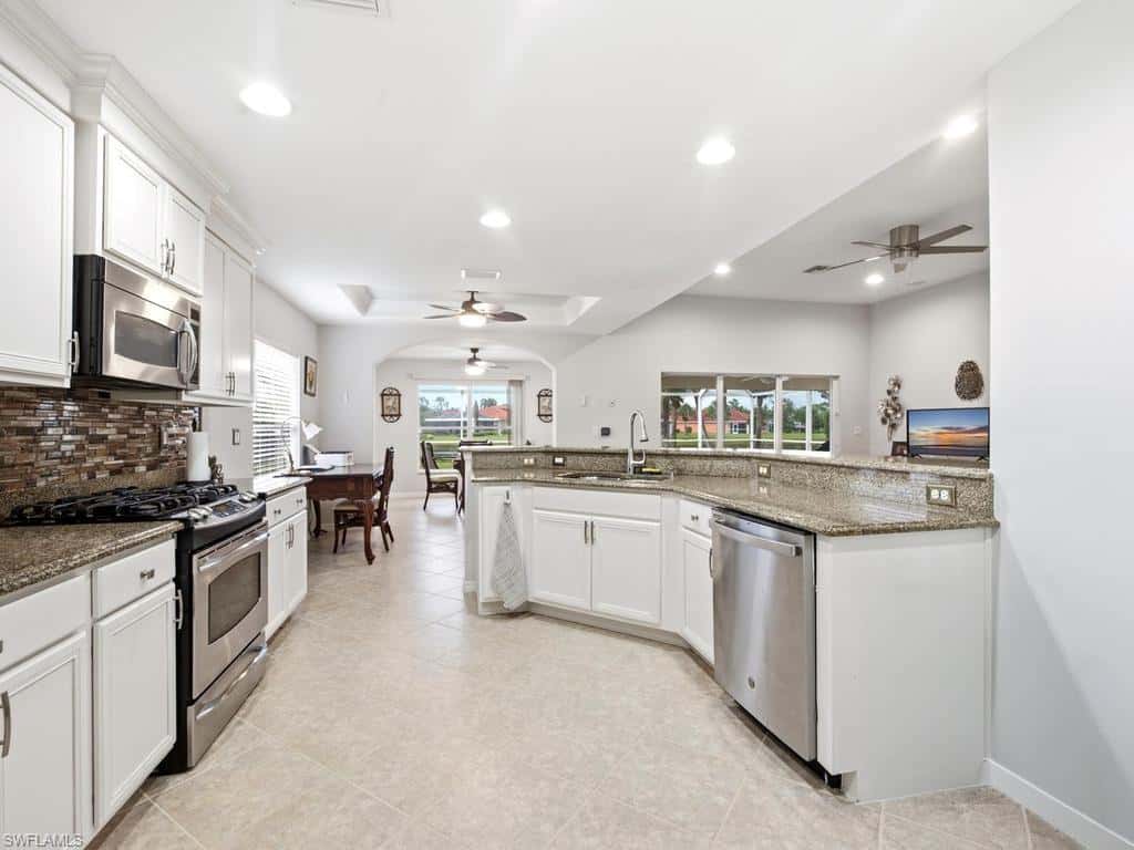 9314 La Bianco St, Estero, photo 6
