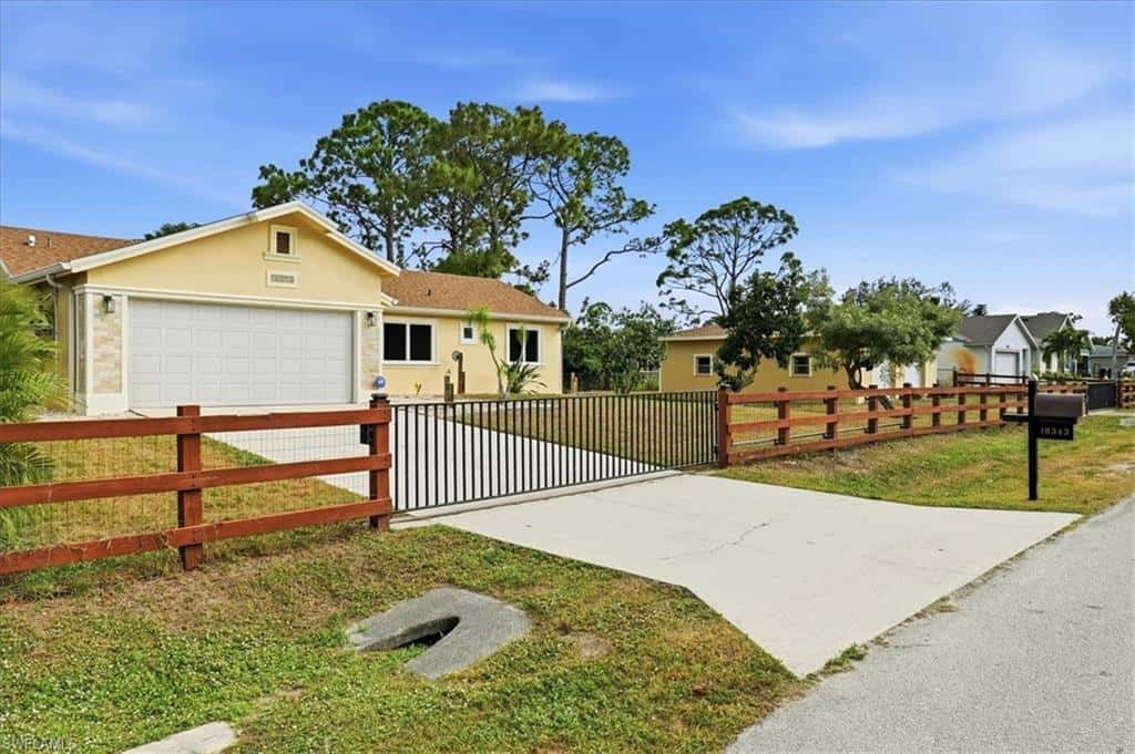 18343 Hawthorne Rd, Fort Myers, photo 13