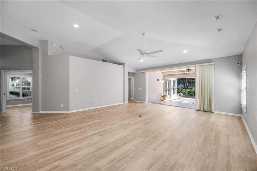 3323 Montara Dr, Bonita Springs, photo 4