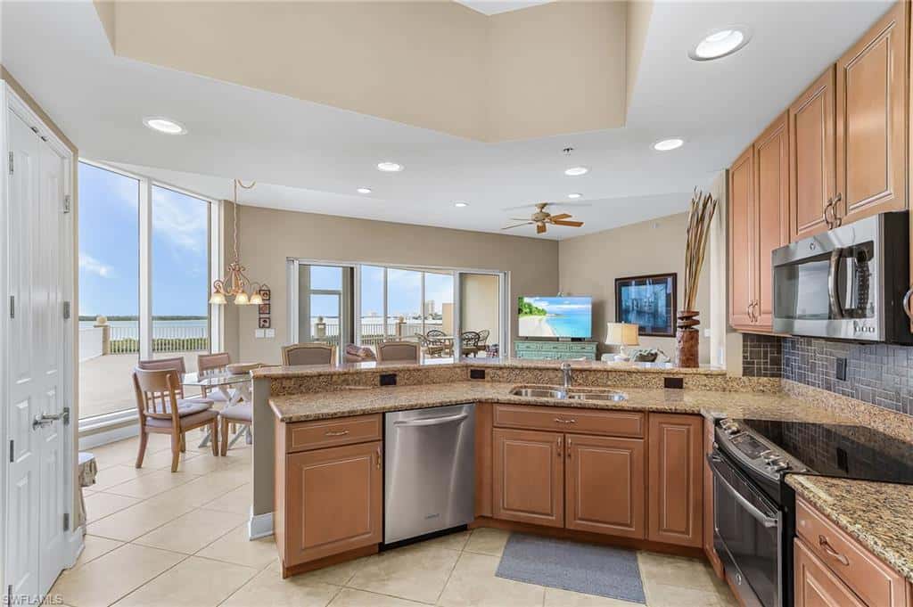 4137 Bay Beach Ln #522, Fort Myers Beach, photo 5
