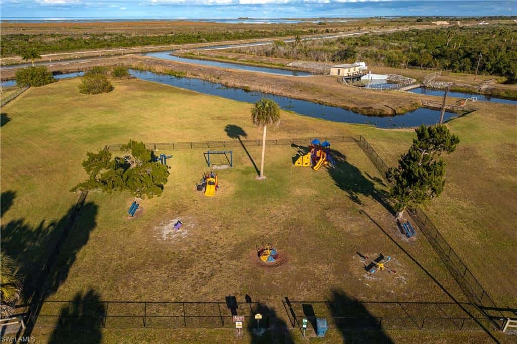 108 Ridgewood Ave, Clewiston, photo 50