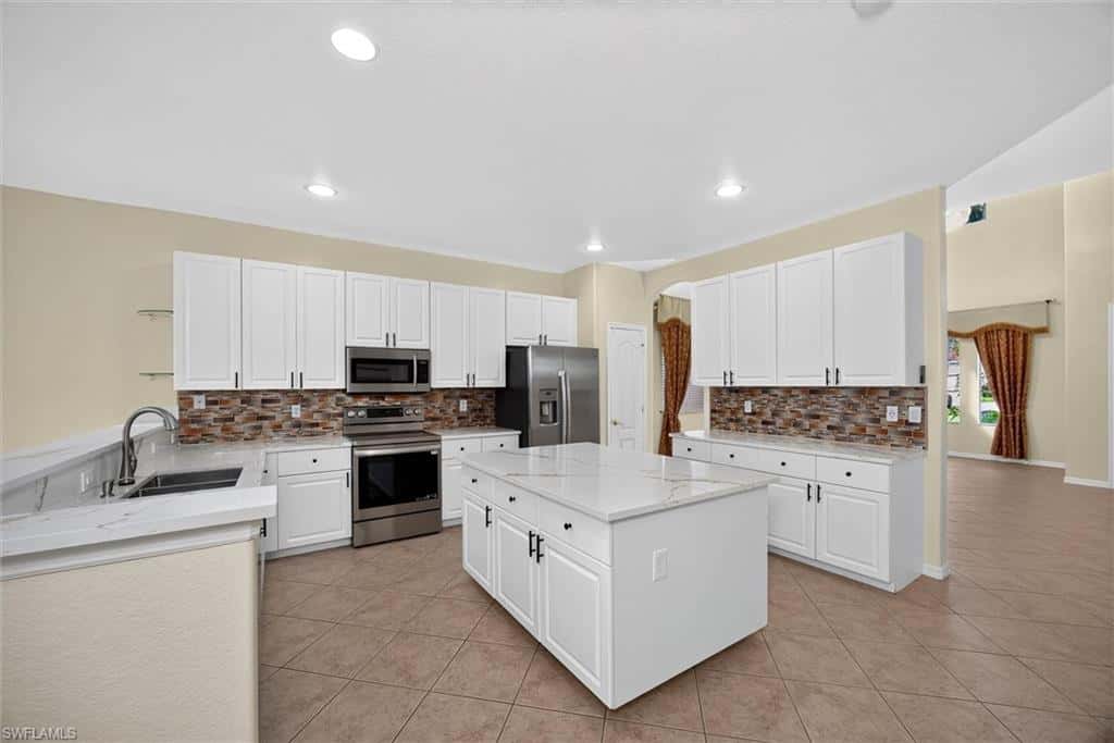 15641 Alton Dr, Fort Myers, photo 11