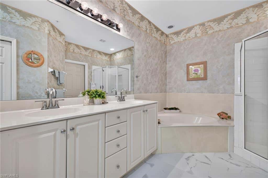 5040 Yacht Harbor Cir #102, Naples, photo 20