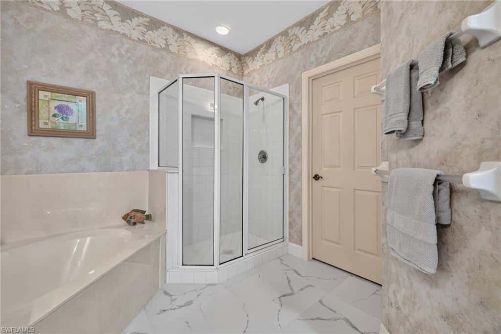 5040 Yacht Harbor Cir #102, Naples, photo 21