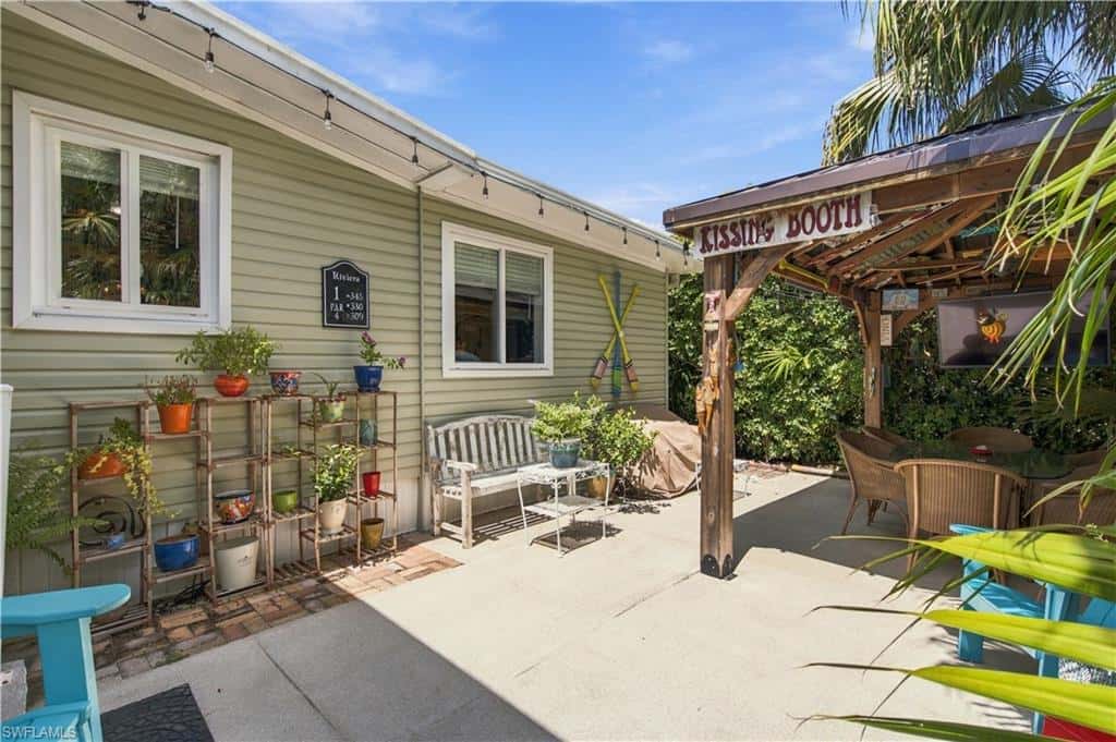 542 Charlemagne Blvd, Naples, photo 13
