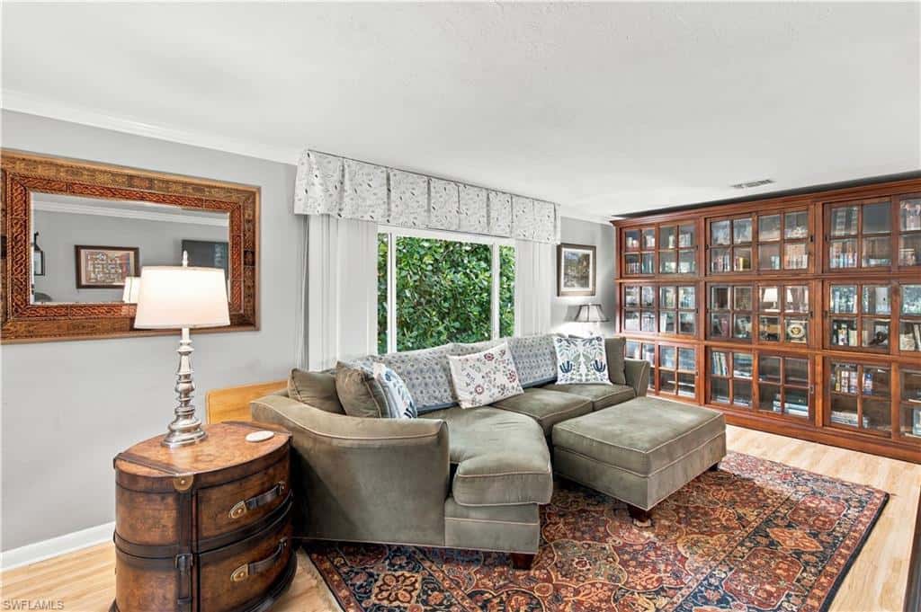 542 Charlemagne Blvd, Naples, photo 7
