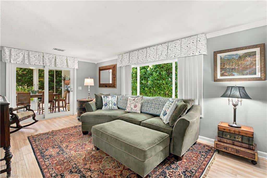 542 Charlemagne Blvd, Naples, photo 8