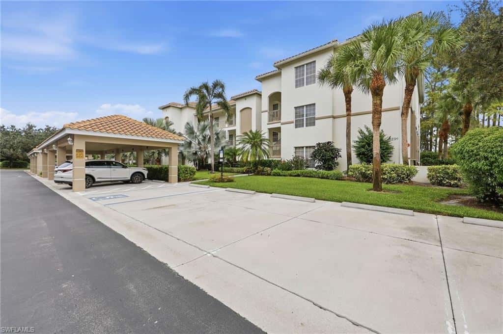 8239 Parkstone Pl #304, Naples, photo 4