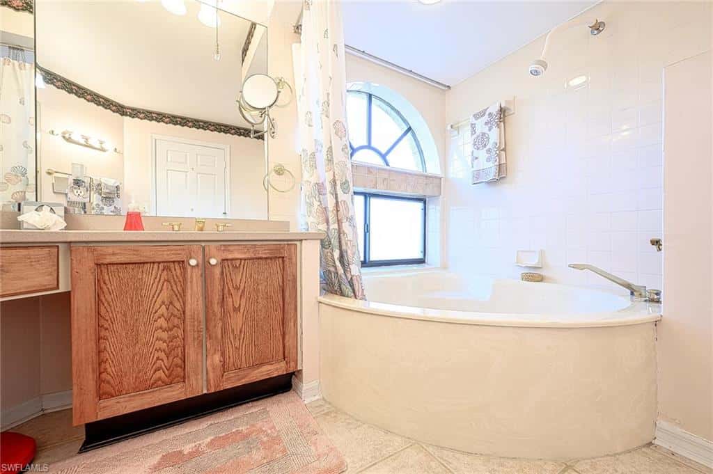 586 Beachwalk Cir #o206, Naples, photo 8