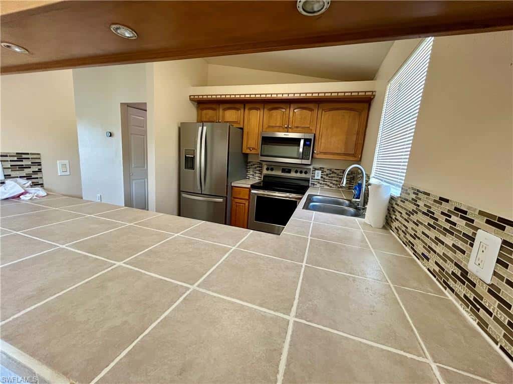 2430 Golden Gate Blvd, Naples, photo 9