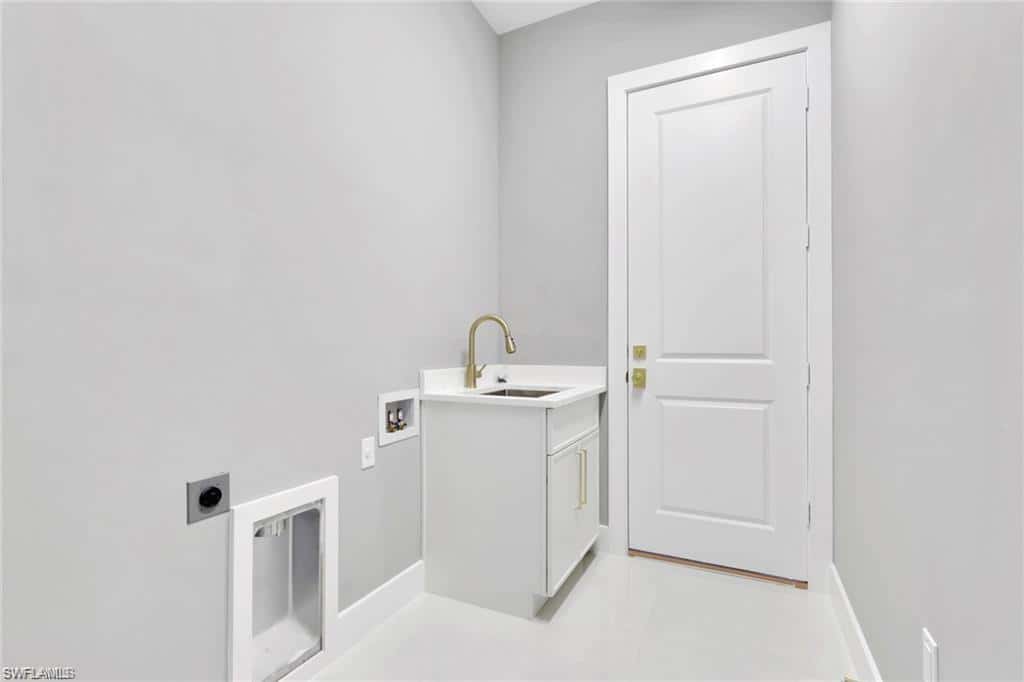 160 Logan Blvd, Naples, photo 43
