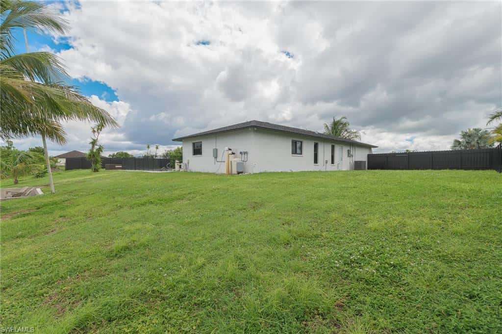 233 11th Ter, Cape Coral, photo 27