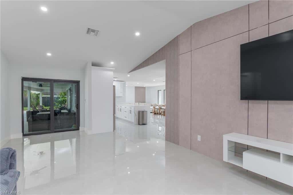 233 11th Ter, Cape Coral, photo 11