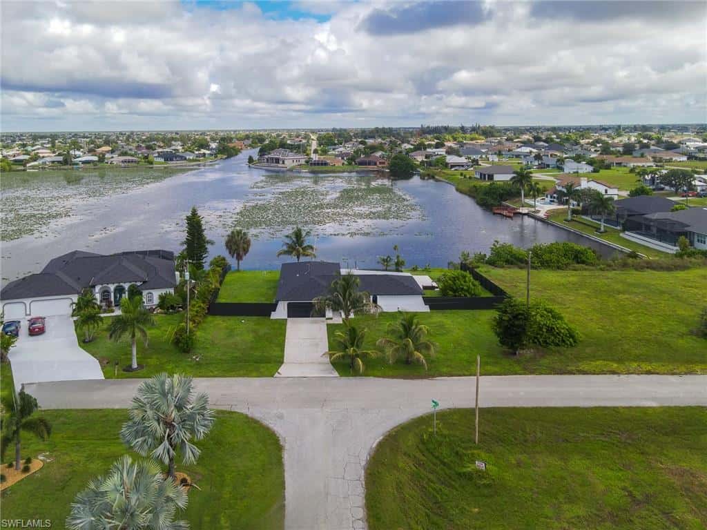 233 11th Ter, Cape Coral, photo 31