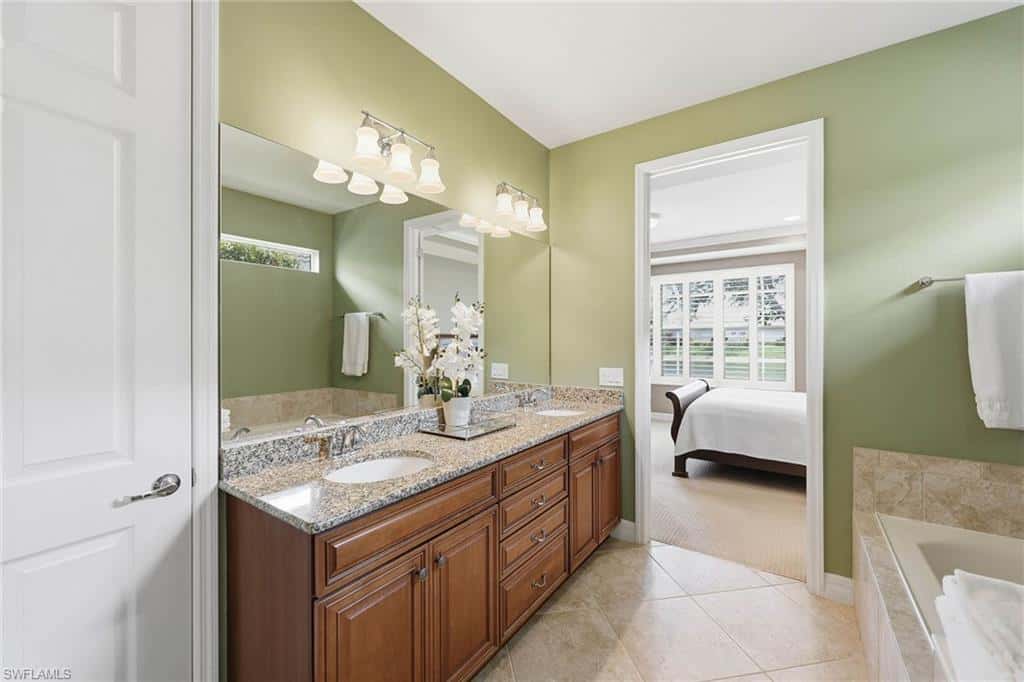 8562 Veronawalk Cir, Naples, photo 23
