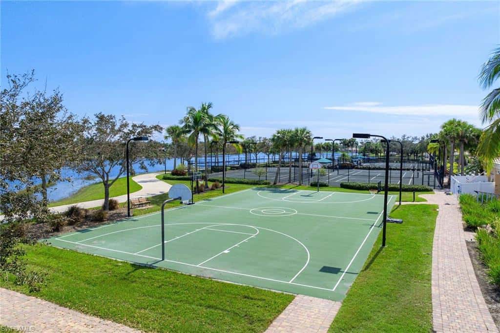 8562 Veronawalk Cir, Naples, photo 47