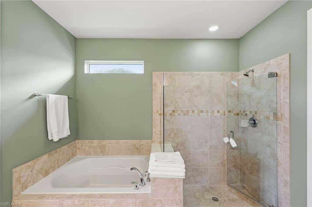 8562 Veronawalk Cir, Naples, photo 22