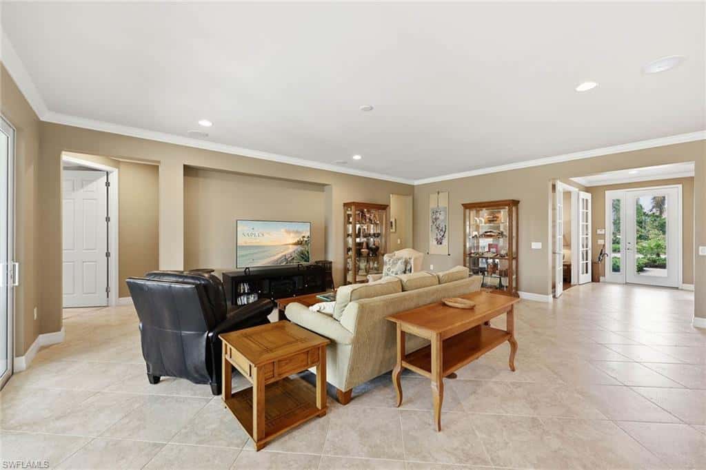 8562 Veronawalk Cir, Naples, photo 11