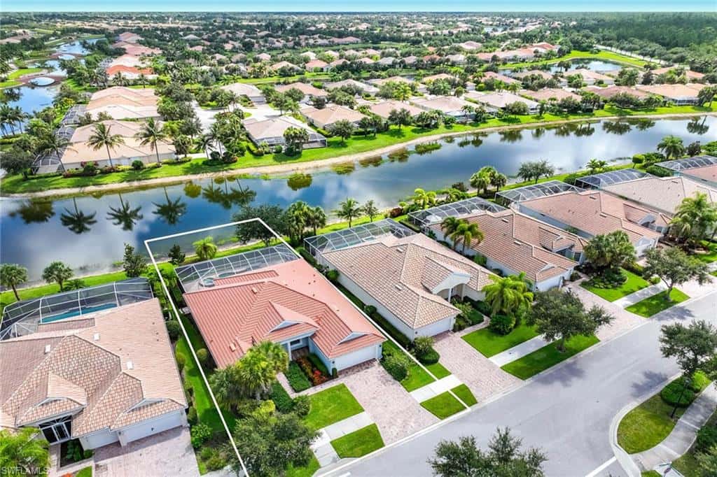 8562 Veronawalk Cir, Naples, photo 39