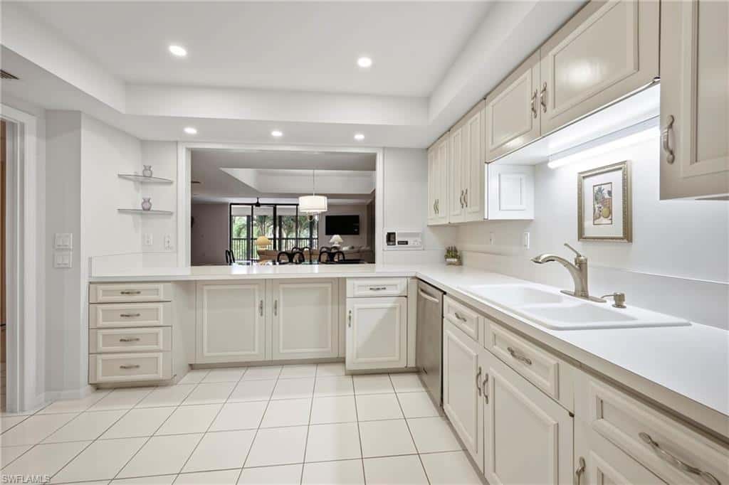 6075 Pelican Bay Blvd #201, Naples, photo 7