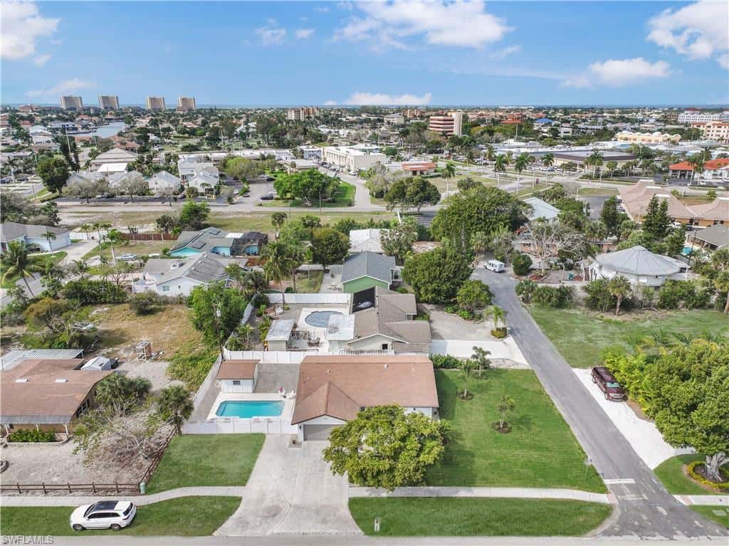 320 Marco Lake Dr, Marco Island, photo 29