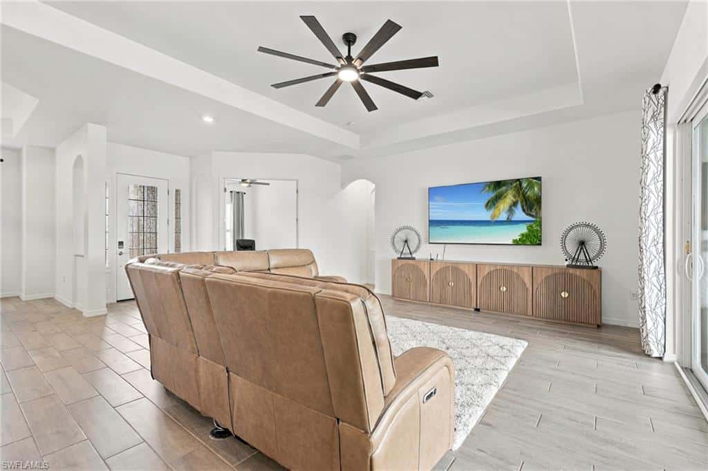 25124 Redwood Ct, Punta Gorda, photo 4