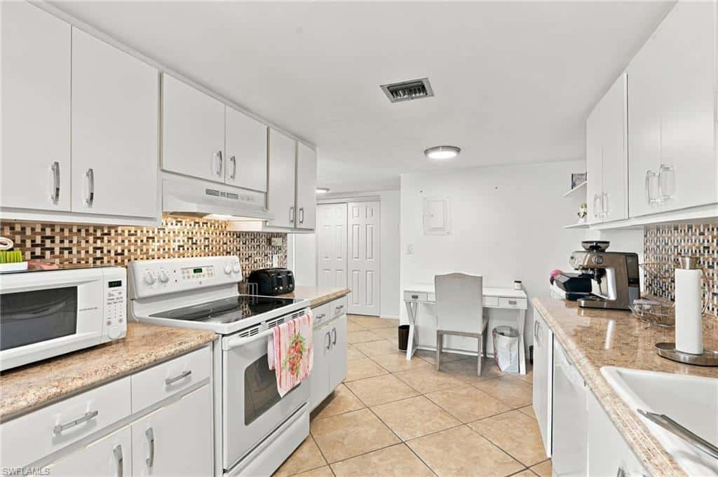 1930 Gulf Shore Blvd #b302, Naples, photo 15
