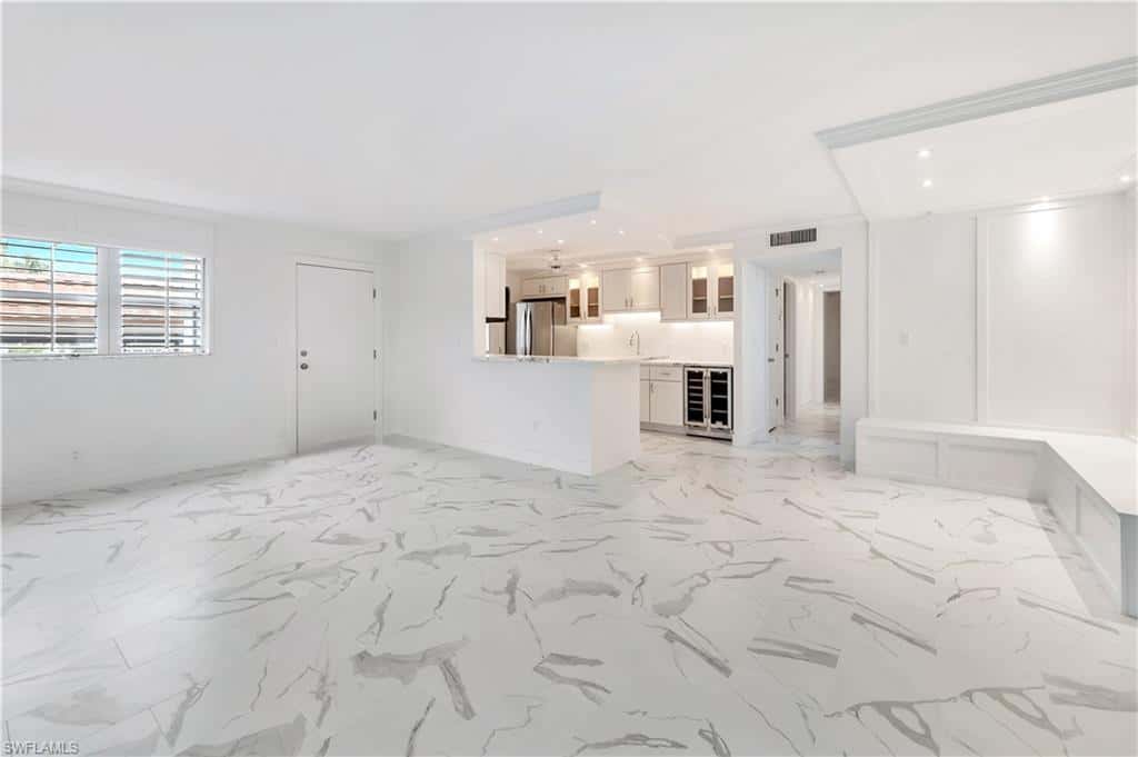 222 Harbour Dr #114, Naples, photo 4