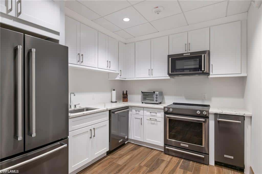 6075 Pelican Bay Blvd #303, Naples, photo 27