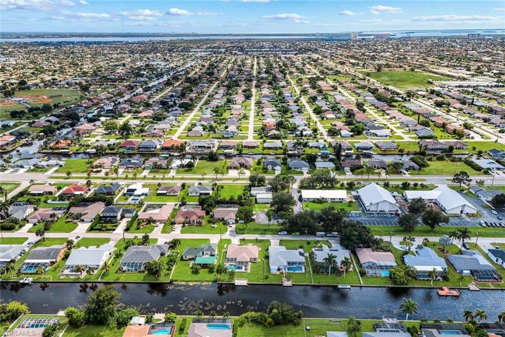 615 39th Ter, Cape Coral, photo 37
