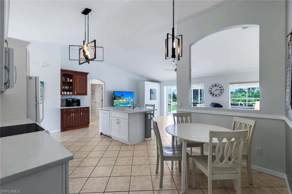 615 39th Ter, Cape Coral, photo 11