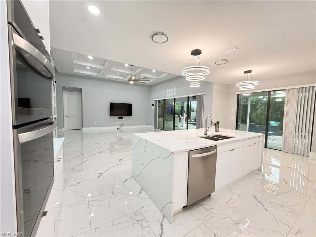 2501 23rd Pl, Cape Coral, photo 6