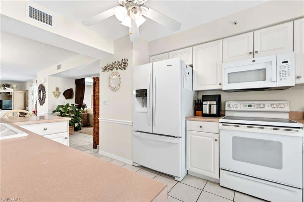 15395 Cedarwood Ln #104, Naples, photo 27