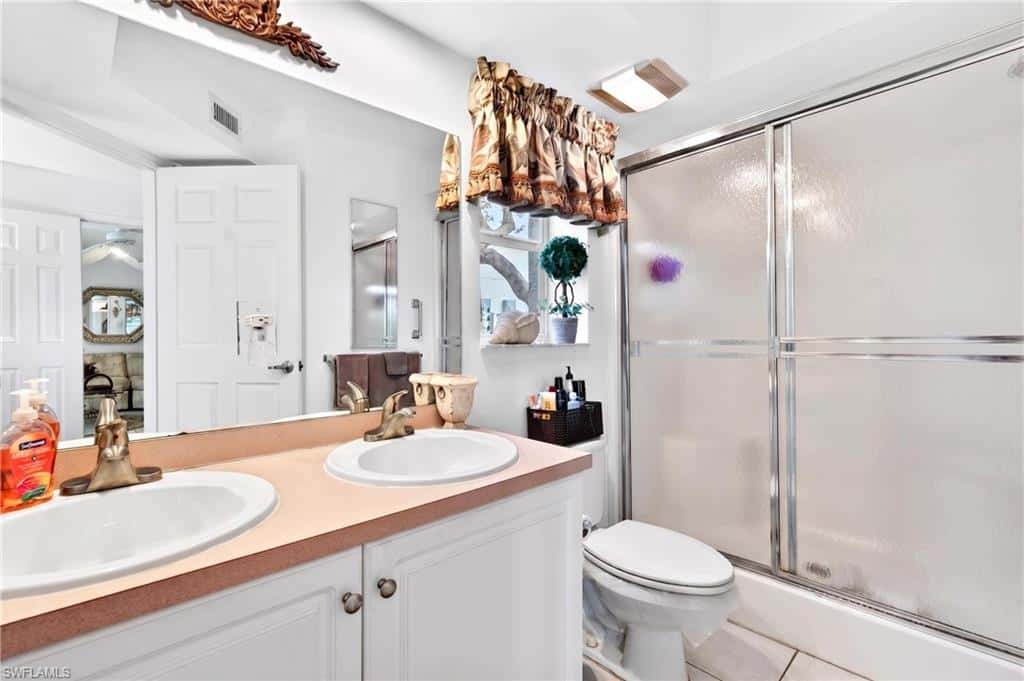 15395 Cedarwood Ln #104, Naples, photo 17