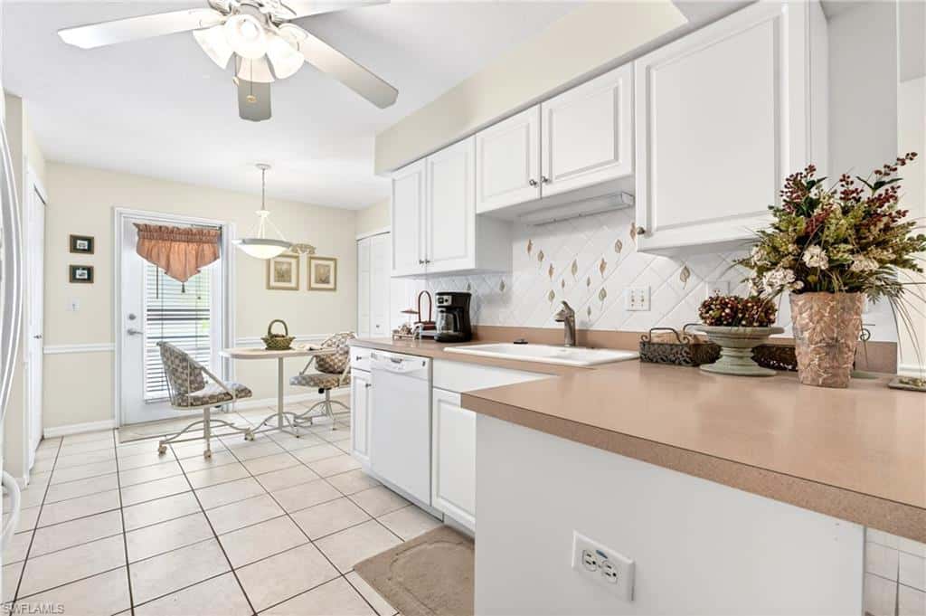 15395 Cedarwood Ln #104, Naples, photo 24