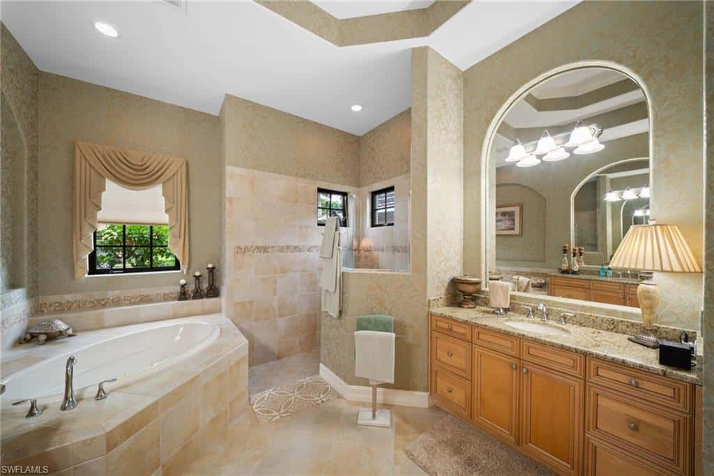 7733 Classics Dr, Naples, photo 17