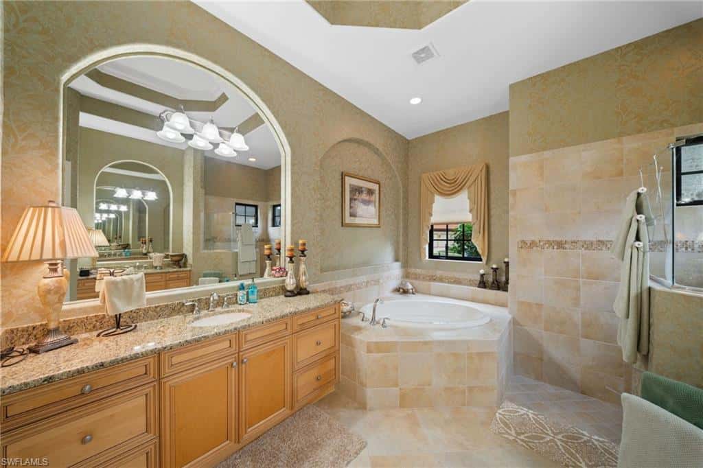 7733 Classics Dr, Naples, photo 16
