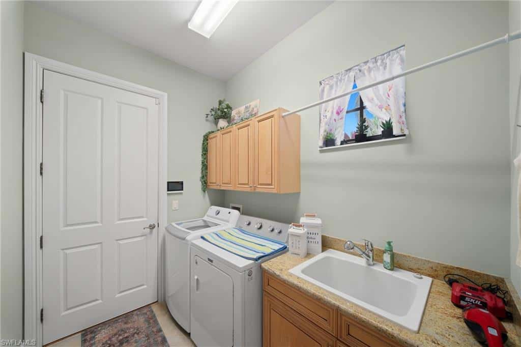 7733 Classics Dr, Naples, photo 31