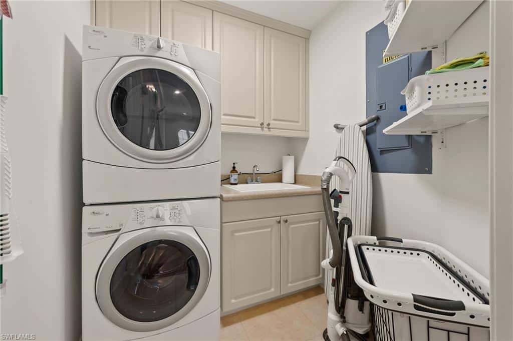 380 10th St #202, Naples, photo 37