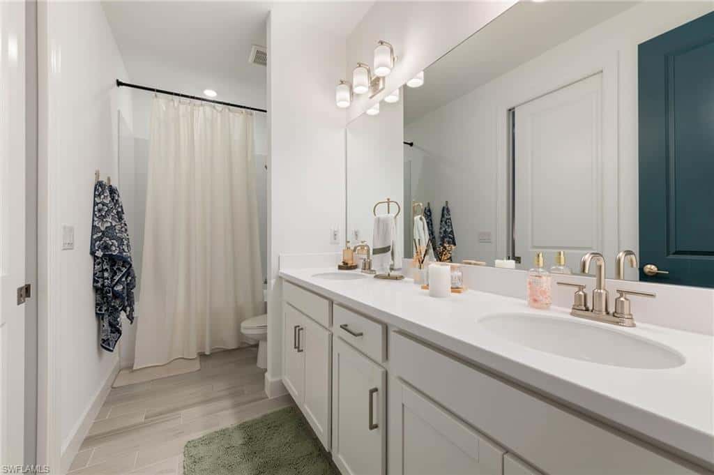 15545 Vittorio St, Naples, photo 22