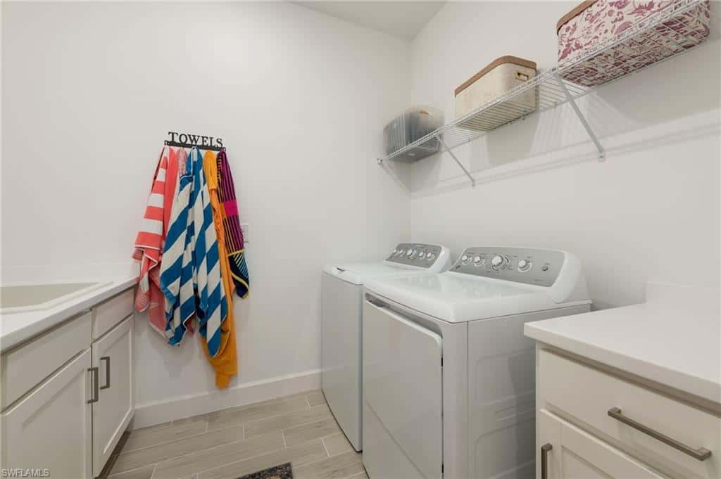 15545 Vittorio St, Naples, photo 24
