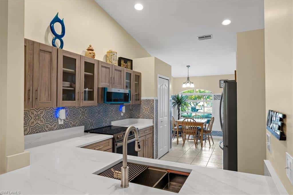 5485 Whitten Dr, Naples, photo 6