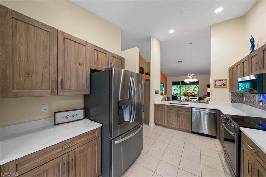 5485 Whitten Dr, Naples, photo 5